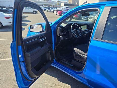Used 2025 Chevrolet Silverado 1500 LT RWD image 36