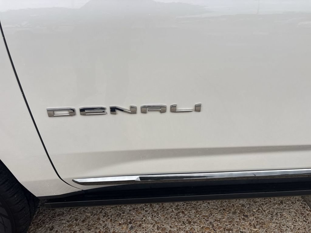 Certified 2023 GMC Yukon XL Denali Ultimate AWD/4WD image 33