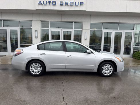Used 2012 Nissan Altima 2.5 S FWD image 2