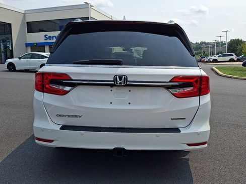 Certified 2024 Honda Odyssey Touring image 6