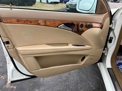 Used 2008 Mercedes-Benz E 350 E 350 4MATIC Sedan 4D image 10