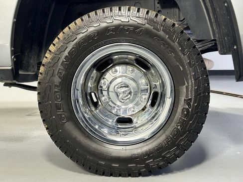 Used 2024 RAM 3500 Tradesman w/ Chrome Appearance Group AWD/4WD image 33