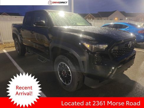 Used 2024 Toyota Tacoma TRD Off-Road w/ TRD Off Road Upgrade Package image 1