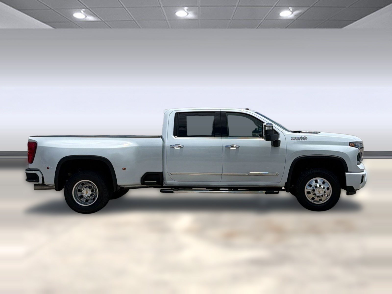 Certified 2026 Chevrolet Silverado 3500 High Country w/ Technology Package AWD/4WD image 8