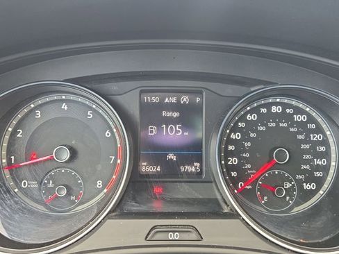 Used 2020 Volkswagen Atlas Cross Sport SE image 9