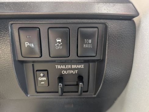 Used 2018 Toyota Tundra SR5 w/ TRD Off Road Package AWD/4WD image 23