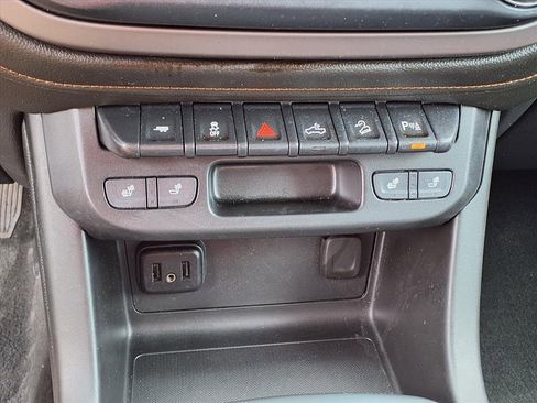 Used 2022 GMC Canyon AT4 image 29