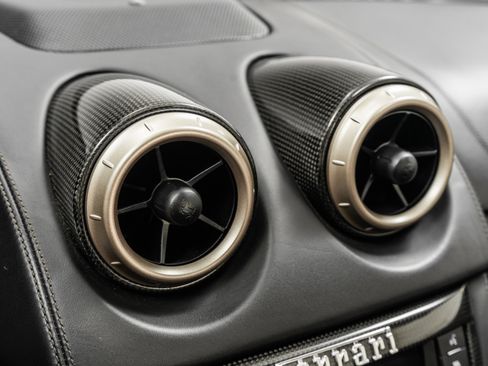 Used 2011 Ferrari California image 26