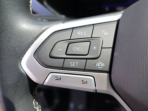 Used 2022 Volkswagen Taos SE image 42