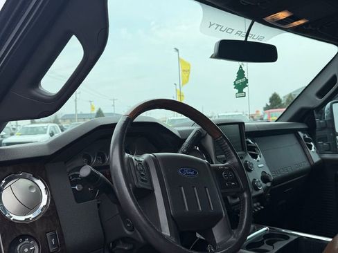 Used 2016 Ford F250 Platinum w/ Platinum Package image 15