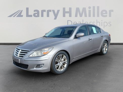 Used 2011 Hyundai Genesis 3.8 w/ Technology Pkg 4 image 1