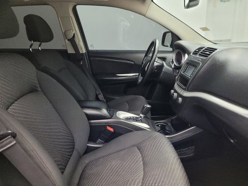 Used 2017 Dodge Journey SE w/ Flexible Seating Group image 21