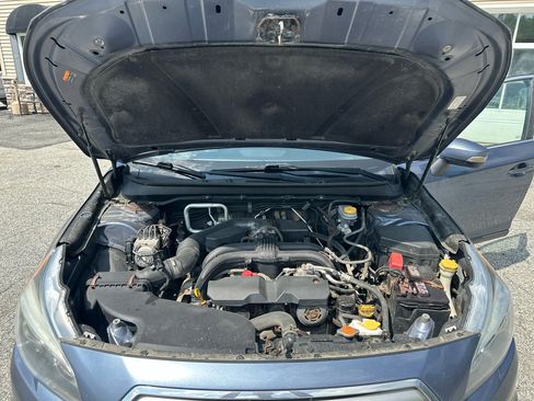 Used 2017 Subaru Outback 2.5i Premium image 11