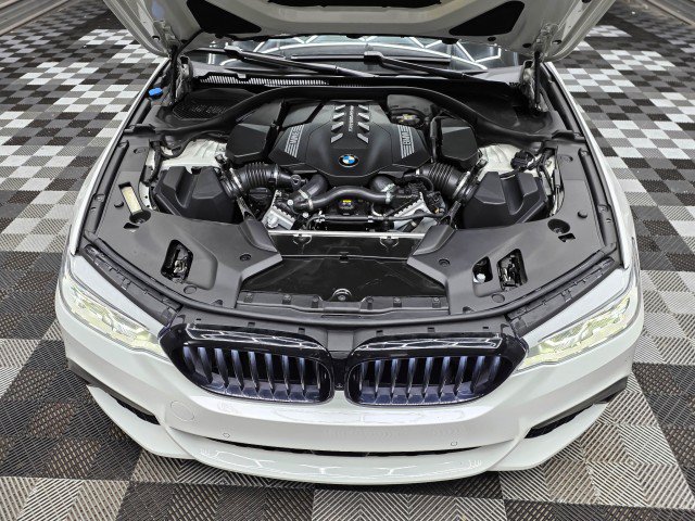 Used 2020 BMW M550i xDrive AWD/4WD image 43