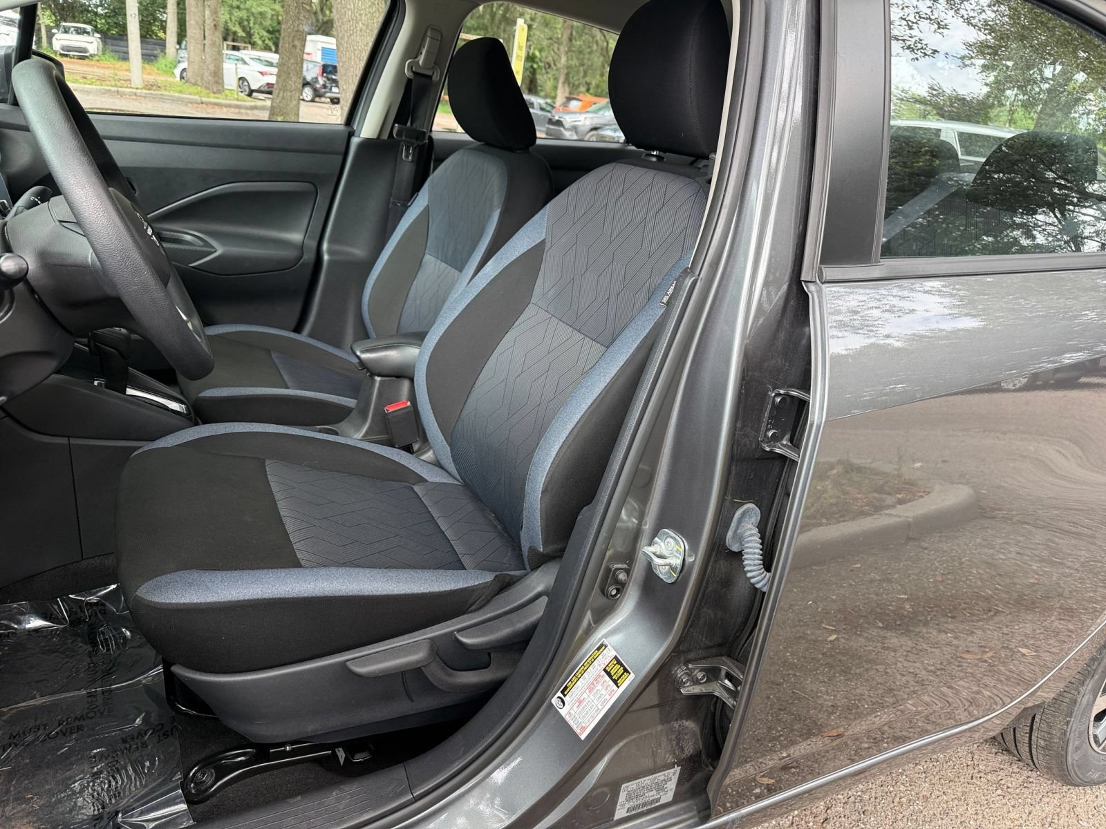 Used 2025 Nissan Versa SV FWD image 32