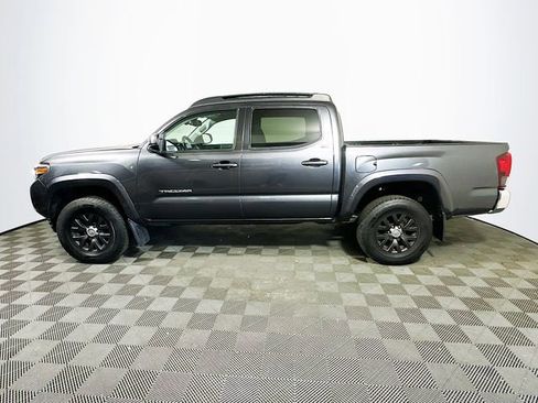 Used 2020 Toyota Tacoma SR5 image 5