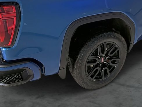Used 2023 GMC Sierra 1500 Elevation w/ X31 Off-Road Package AWD/4WD image 12