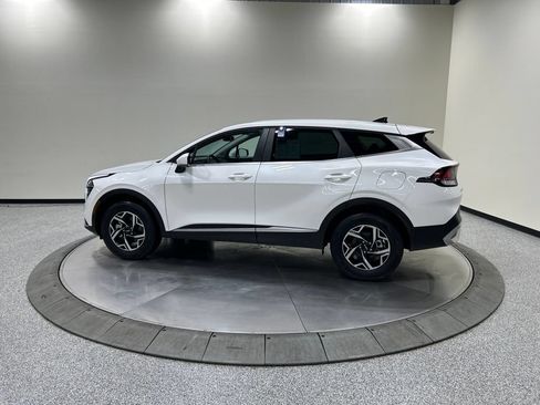 Used 2024 Kia Sportage LX AWD/4WD image 10