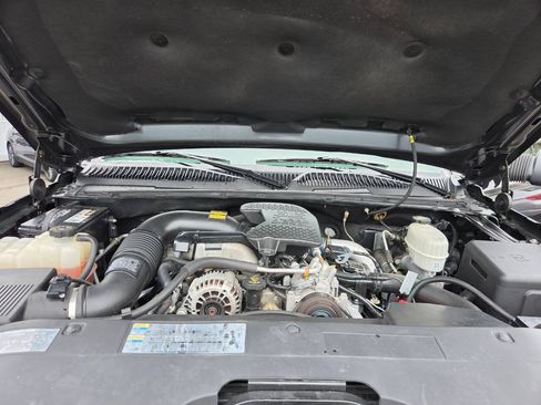Used 2004 Chevrolet Silverado 3500 2WD Extended Cab w/ Heavy-Duty Power Package image 26