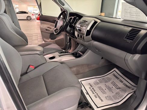Used 2011 Toyota Tacoma 4x4 Double Cab w/ TRD Sport Pkg image 11