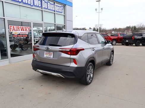 Used 2021 Kia Seltos LX image 3