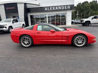 Used 2002 Chevrolet Corvette Coupe w/ Preferred Equipment Group2 RWD video 2