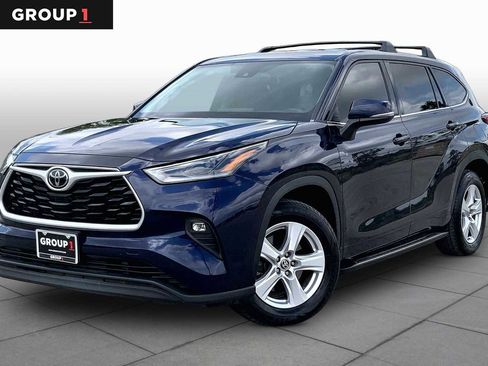 Used 2021 Toyota Highlander L image 1