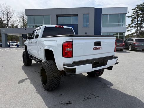 Used 2017 GMC Sierra 2500 SLT w/ Snow Plow Prep Package image 12
