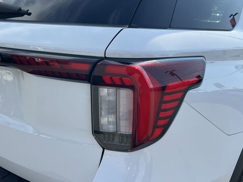 Used 2025 Ford Explorer Active w/ Active Comfort Package image 28