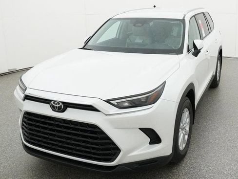 New 2026 Toyota Grand Highlander XLE image 16