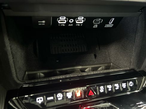 New 2026 Jeep Grand Wagoneer Summit w/ Rear Seat Video Group I AWD/4WD image 33