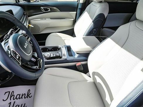 New 2026 Kia Carnival SX Prestige image 12