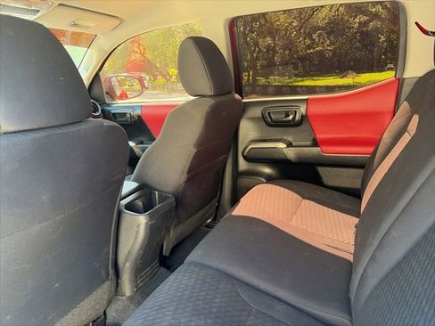 Used 2022 Toyota Tacoma SR5 RWD image 9