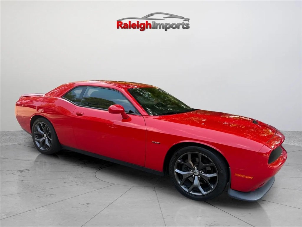 Used 2019 Dodge Challenger R/T RWD image 5