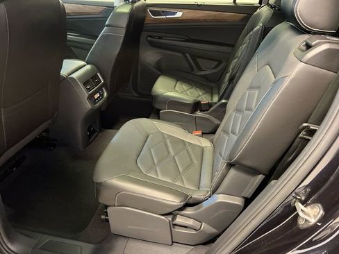 Certified 2024 Volkswagen Atlas SE FWD image 17
