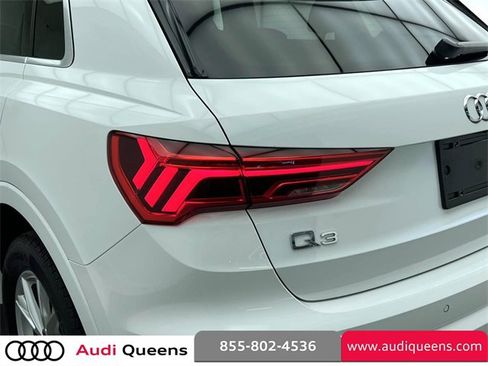 Used 2023 Audi Q3 2.0T Premium w/ Convenience Package image 11