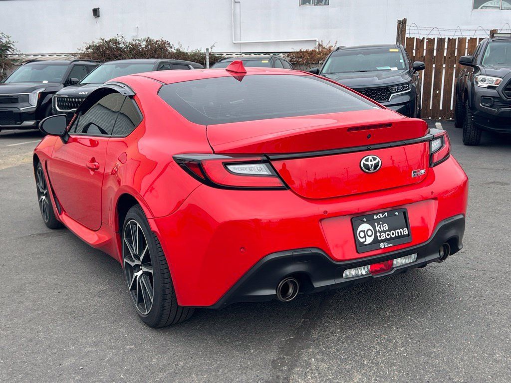 Used 2023 Toyota GR86 w/ ALL Weather Mat Package (TMS) RWD image 7