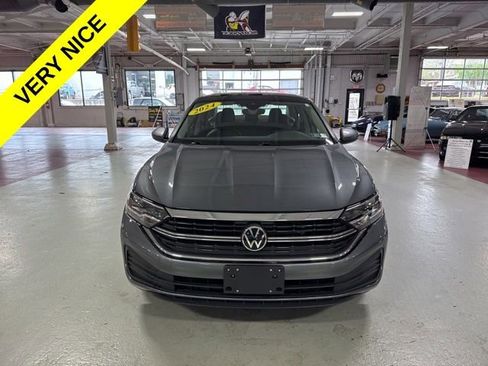 Used 2024 Volkswagen Jetta SE FWD image 8