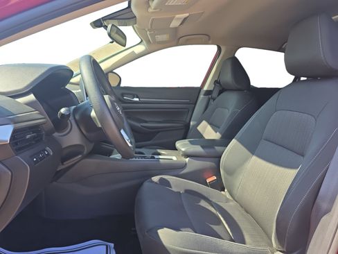 Used 2025 Nissan Altima 2.5 SV FWD image 10
