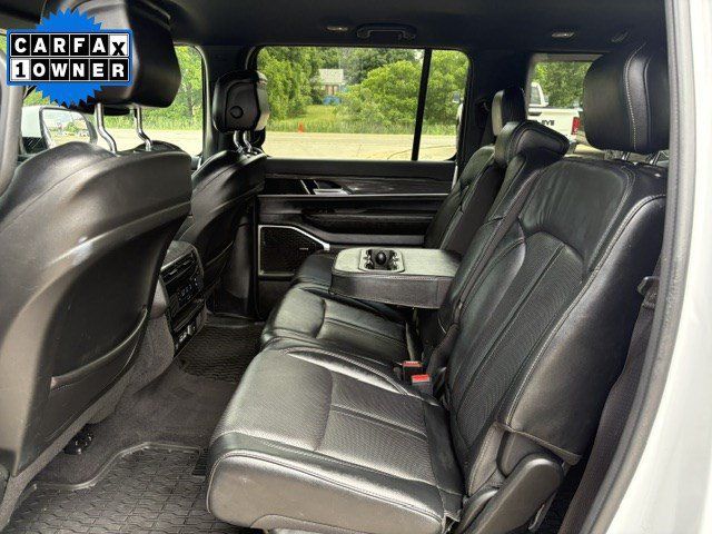 Used 2022 Jeep Wagoneer Series II AWD/4WD image 9