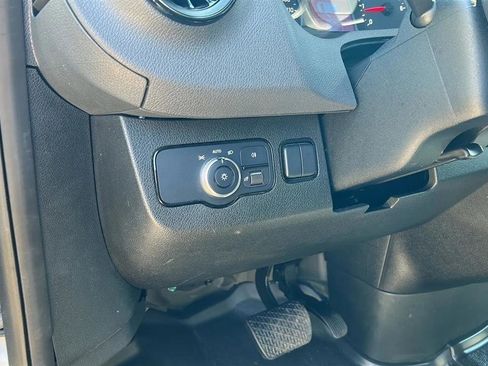 Used 2022 Mercedes-Benz Sprinter 2500 image 31