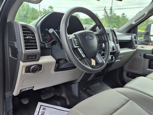 Used 2022 Ford F550 4x4 Regular Cab Super Duty image 13