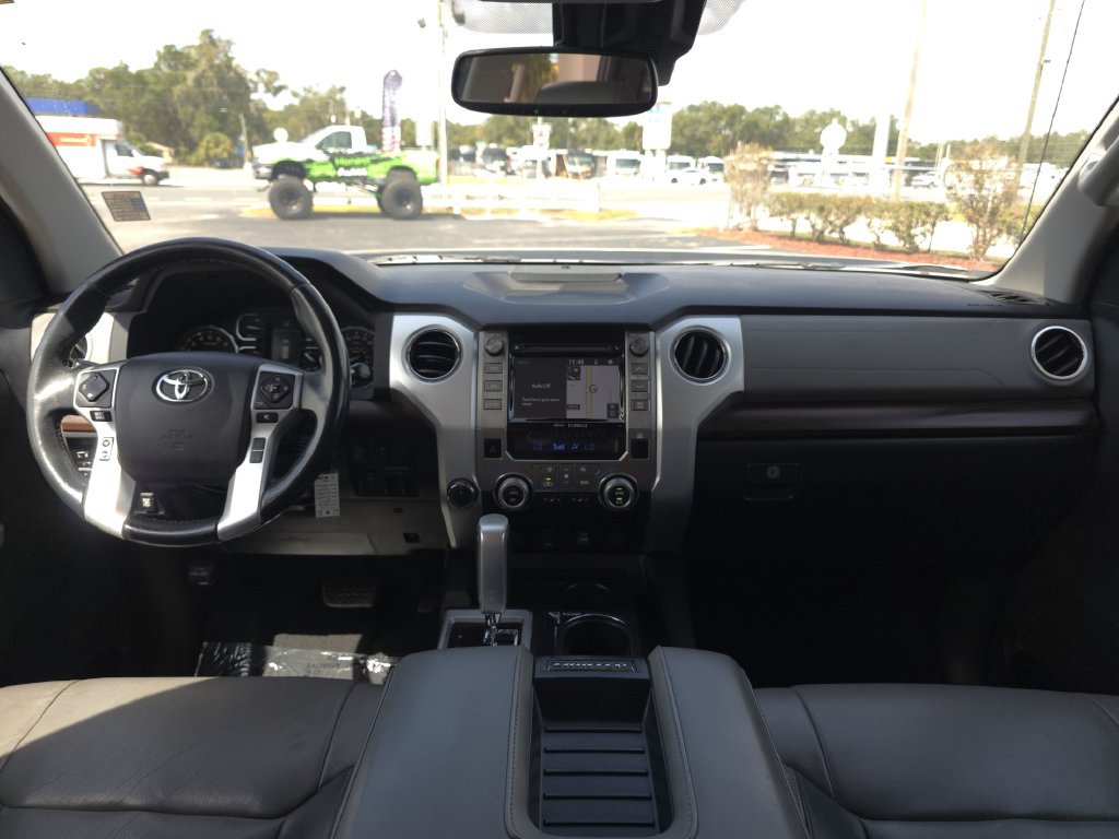 Used 2019 Toyota Tundra Limited w/ Limited Premium Package AWD/4WD image 18