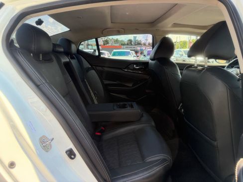 Used 2016 Nissan Maxima Platinum FWD image 25