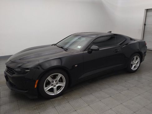 Used 2019 Chevrolet Camaro LT RWD image 2