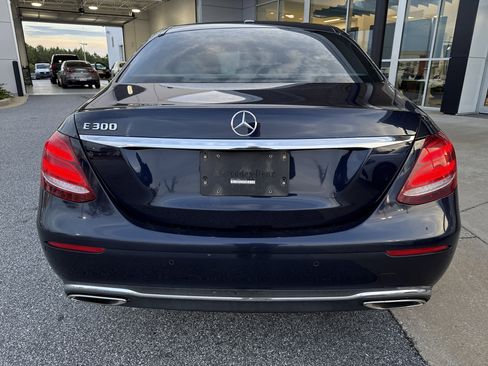 Used 2017 Mercedes-Benz E 300 image 7