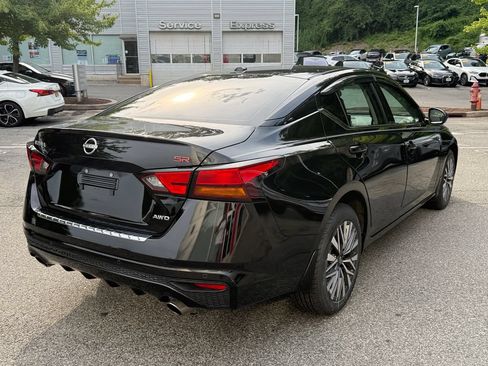 Used 2023 Nissan Altima 2.5 SR AWD/4WD image 6