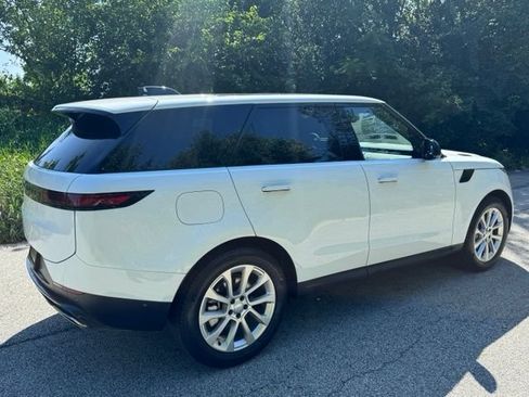 Used 2025 Land Rover Range Rover Sport AWD/4WD image 5