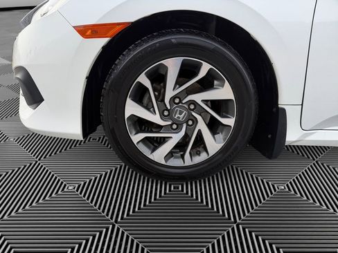 Used 2017 Honda Civic EX image 9