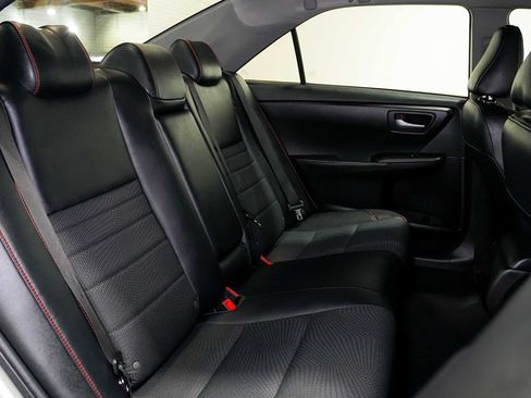 Used 2016 Toyota Camry SE FWD image 21